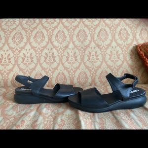 Camper slight platform black sandals 41
